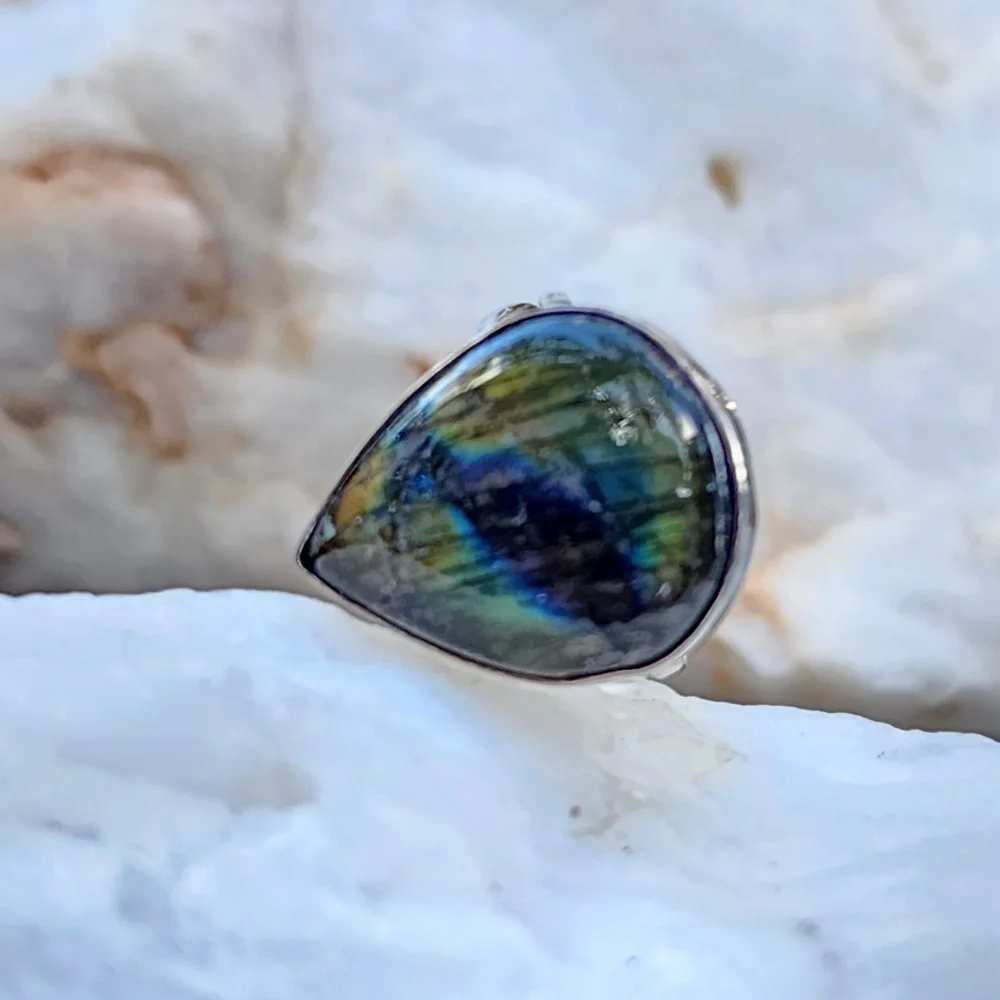 Genuine Labradorite Raw Cristal White Rhodium/925 Silver Ring